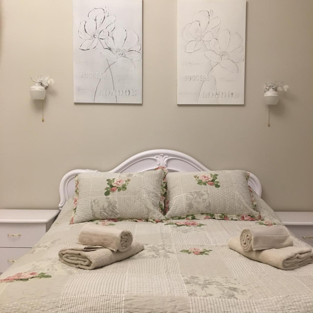 Deluxe Apartment Vesela 5 リヴィウ エクステリア 写真