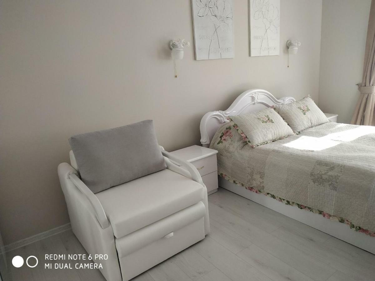 Deluxe Apartment Vesela 5 リヴィウ エクステリア 写真